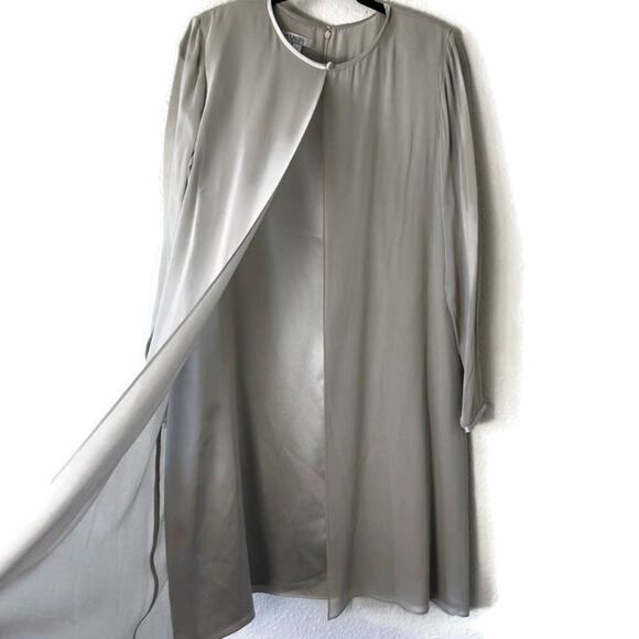 Kay Unger Silk Deep Champagne Taupe Cape Long Sleeved Evening Dress Size 12 - Picture 3 of 11